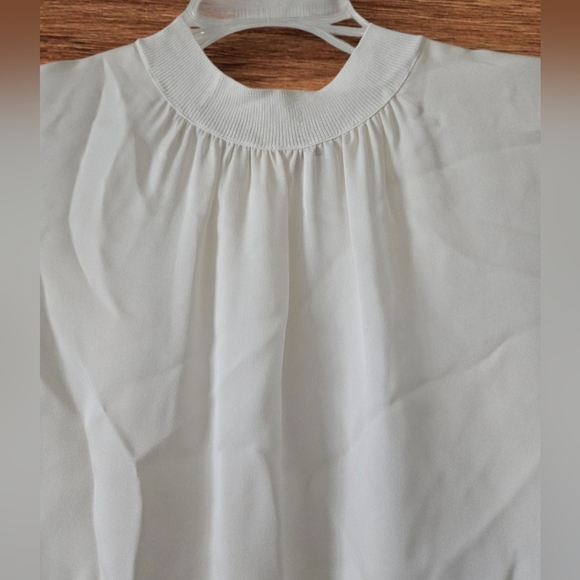 Vince Rib Mock Neck 100% Silk Sleeveless Blouse Women M - Ivory/Offwhite - Picture 4 of 6